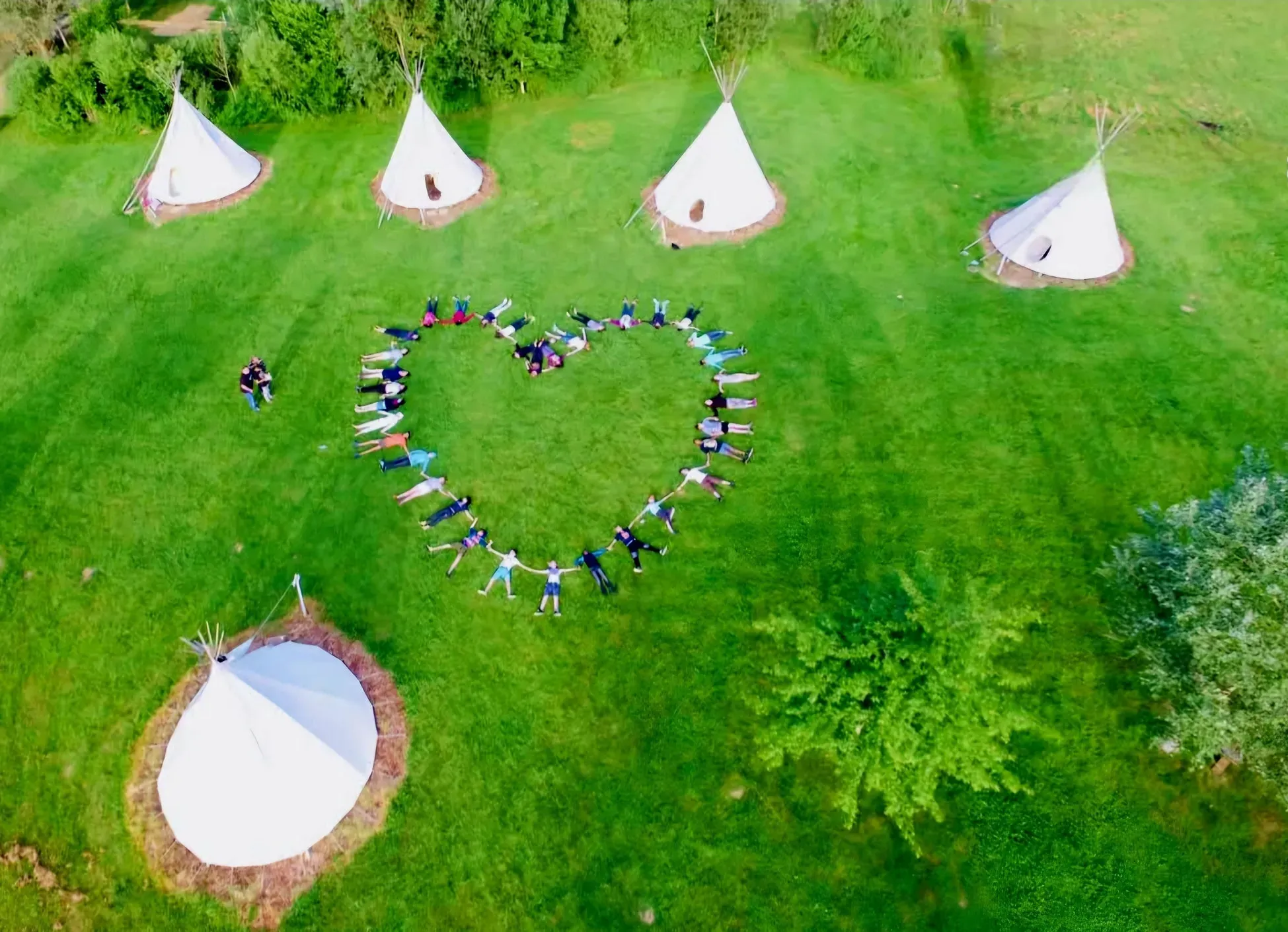 Camp immersion tipis